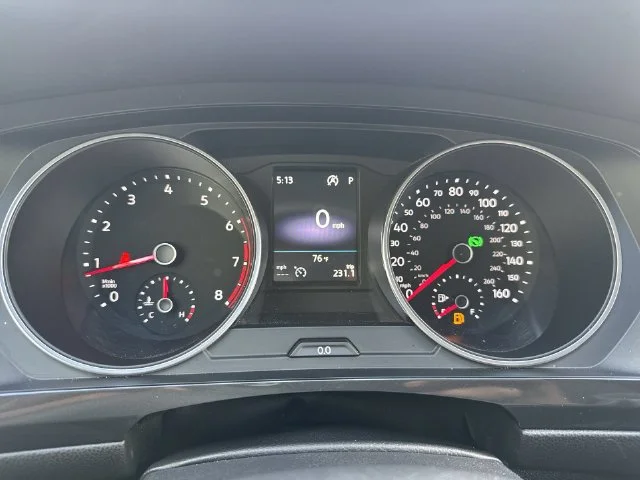 Used 2018 Green Volkswagen 2.0T SE image 19