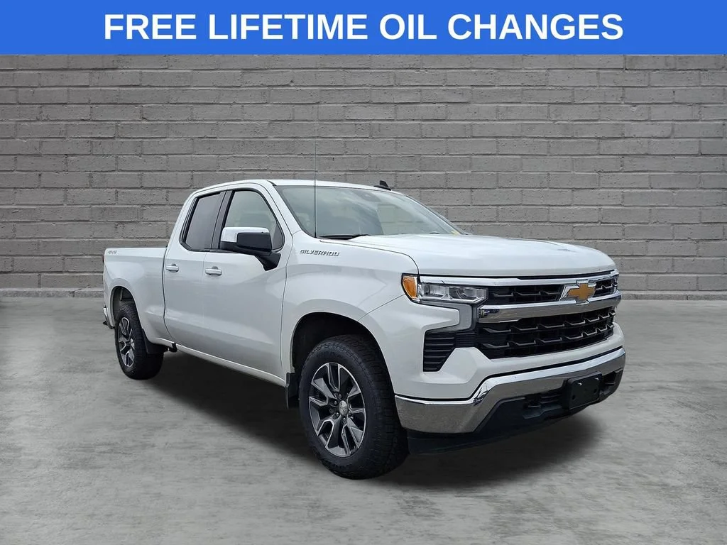 Used 2024 Summit White Chevrolet LT image 1
