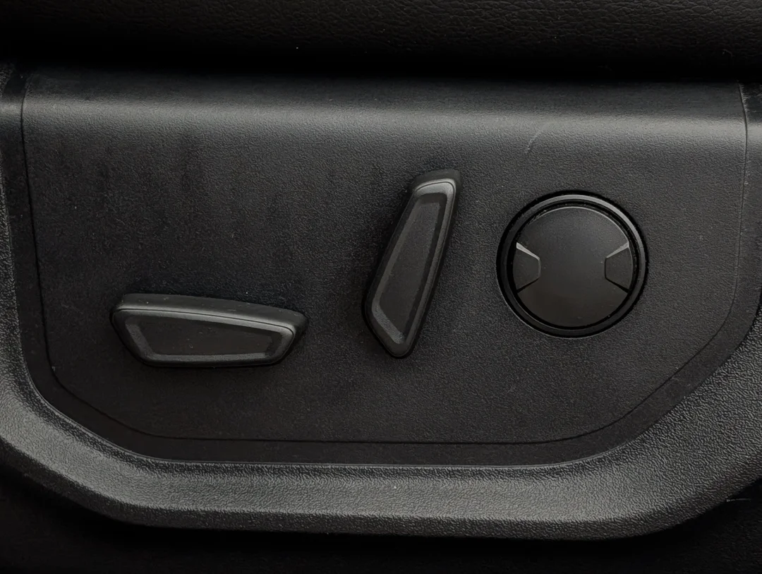 Used 2020 Red Ford LARIAT - - 4WD - 502A Grp - 5.0L V-8 - Twin Panel Sunroof - Black Pkg - B&O Audio - Leather & More! image 14