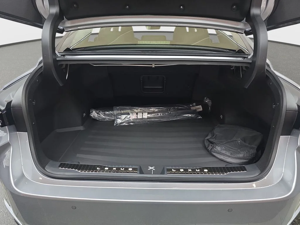 New 2026 Iridium Lexus PREMIUM AWD image 12