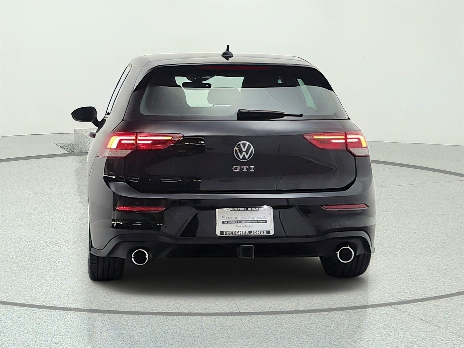 Used 2022 Deep Black Pearl Volkswagen 2.0T SE DSG image 6