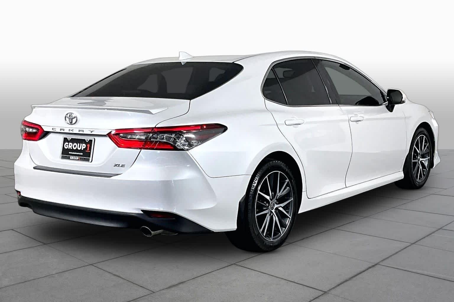 Used 2023 Wind Chill Pearl Toyota XLE image 12