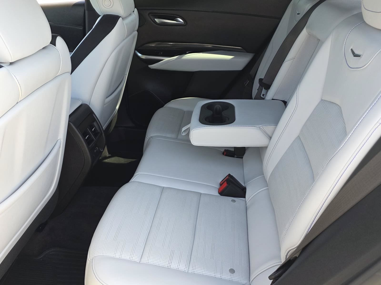 Certified Used 2024 Crystal White Tricoat Cadillac Sport image 25