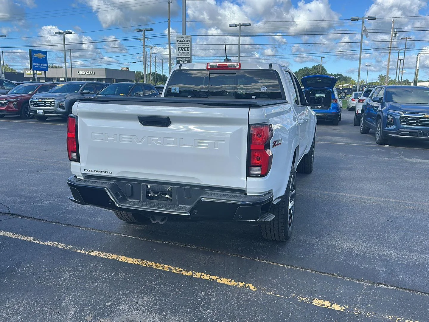 Used 2023 Summit White Chevrolet 4WD Z71 image 2