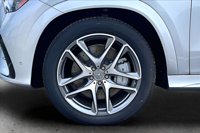 Used 2025 Silver Mercedes-Benz GLE 53 AMG® image 21