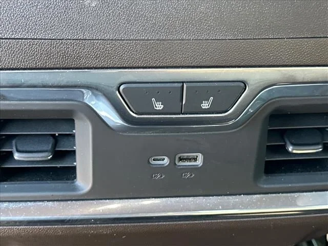 Used 2024  GMC Denali image 20