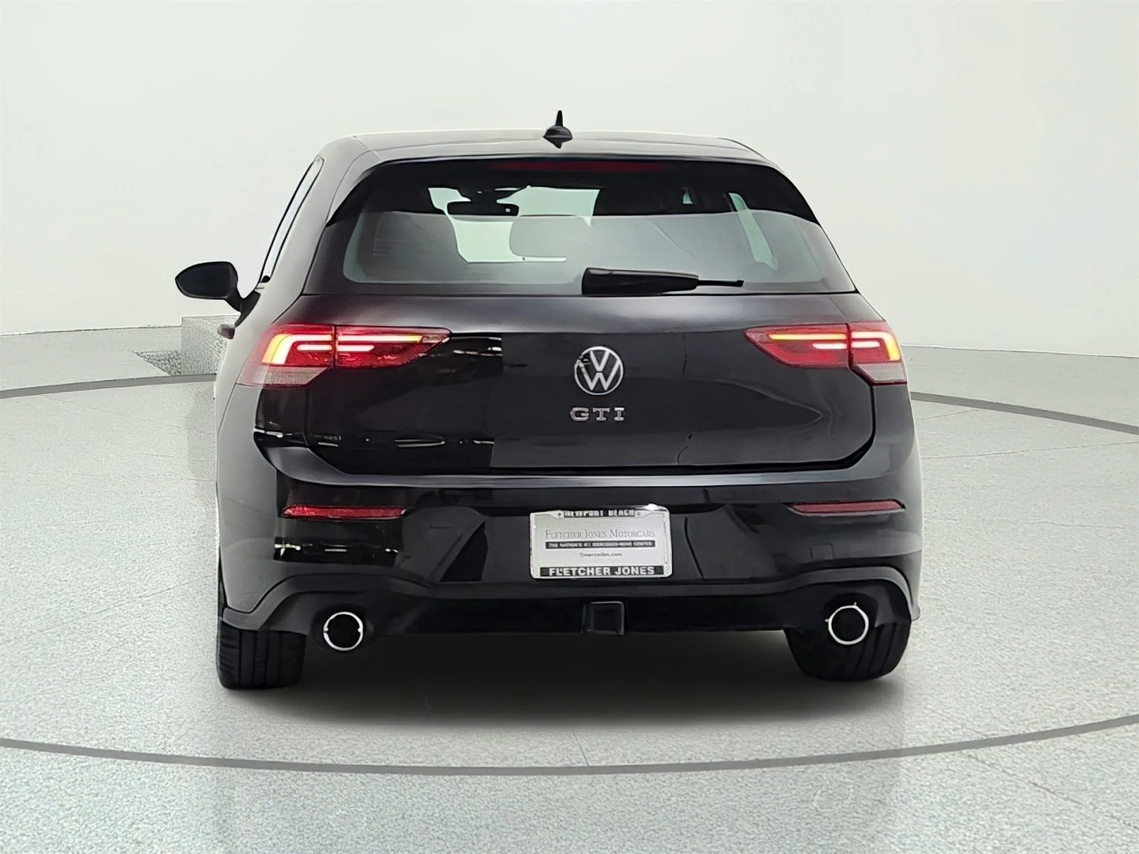 Used 2022 Deep Black Pearl Volkswagen 2.0T SE DSG image 6