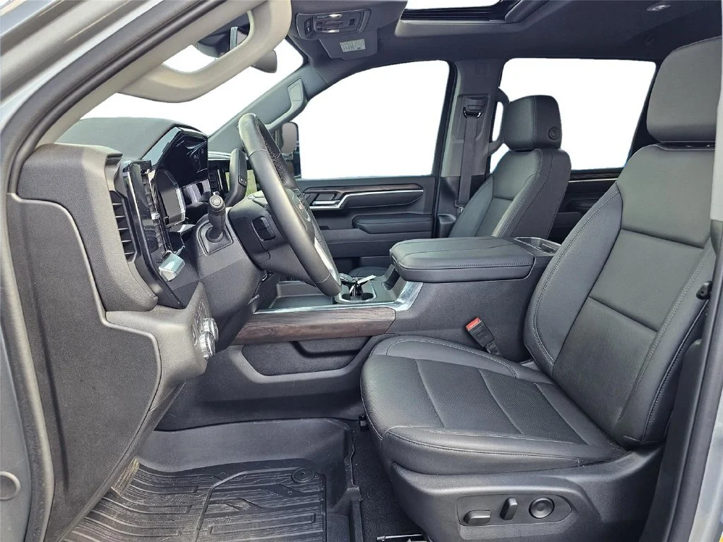 Used 2025 Sterling Metallic GMC SLT image 17