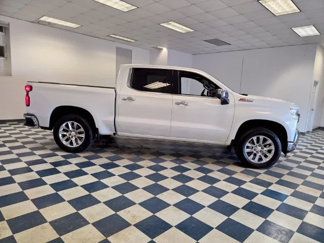 Used 2022 IRIDESCENT PEARL TRICOAT Chevrolet LTZ image 9