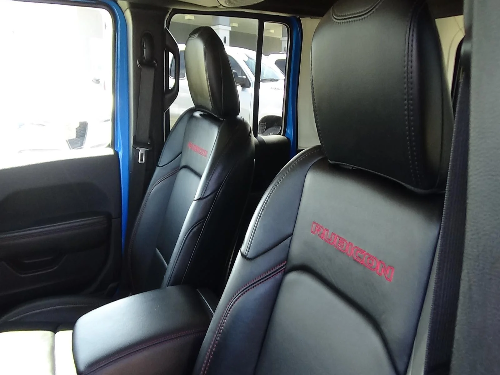 Used 2024 Hydro Blue Pearl Coat (pbj) Jeep Rubicon image 18