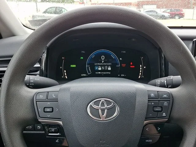 Used 2025 White Toyota LE image 25