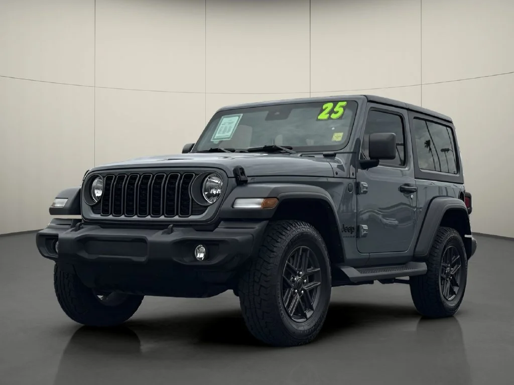 Used 2025 Gray Jeep Sport S image 3
