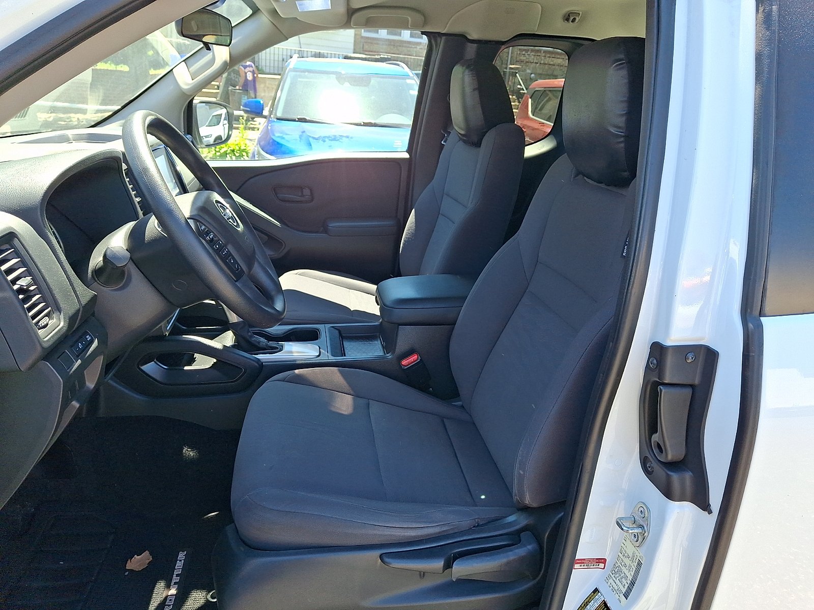 Used 2022 Glacier White - QAK Nissan King Cab S 4x4 image 13