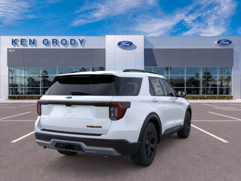 New 2026 Star White Metallic Tri-Coat Ford Tremor image 8