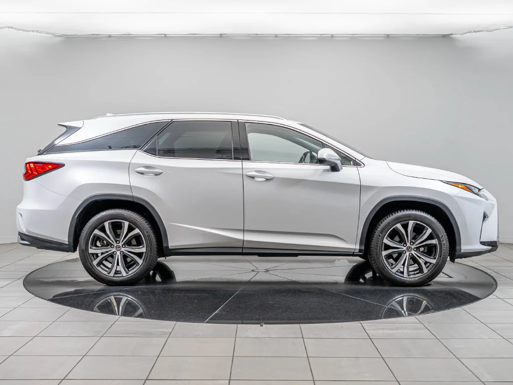 Used 2019 Eminent White Pearl Lexus 350L image 11