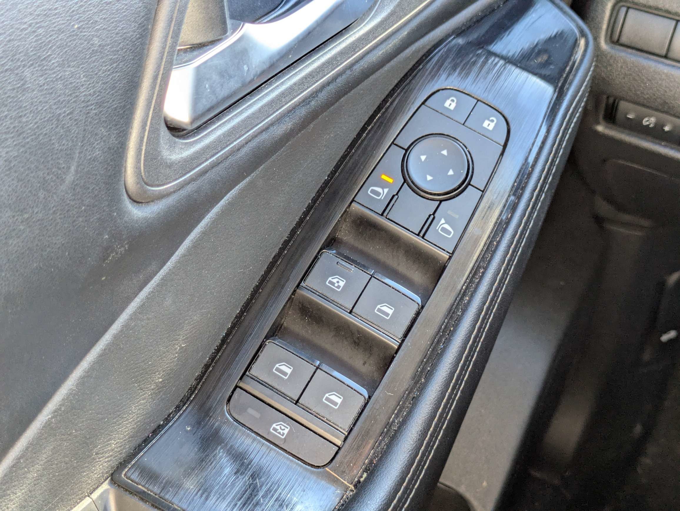 Used 2025  Nissan SV image 20