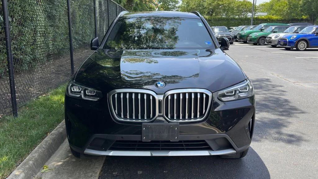 Used 2024 Black Sapphire Metallic BMW xDrive30i image 12