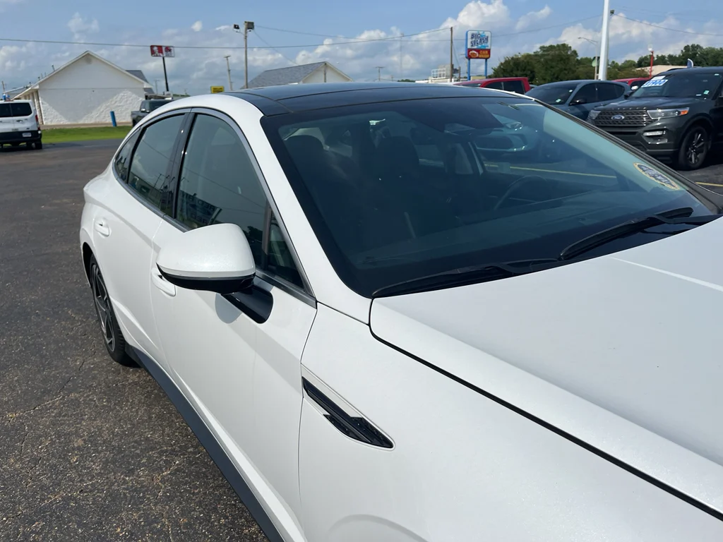 Used 2025 Serenity White Hyundai SEL Convenience image 12