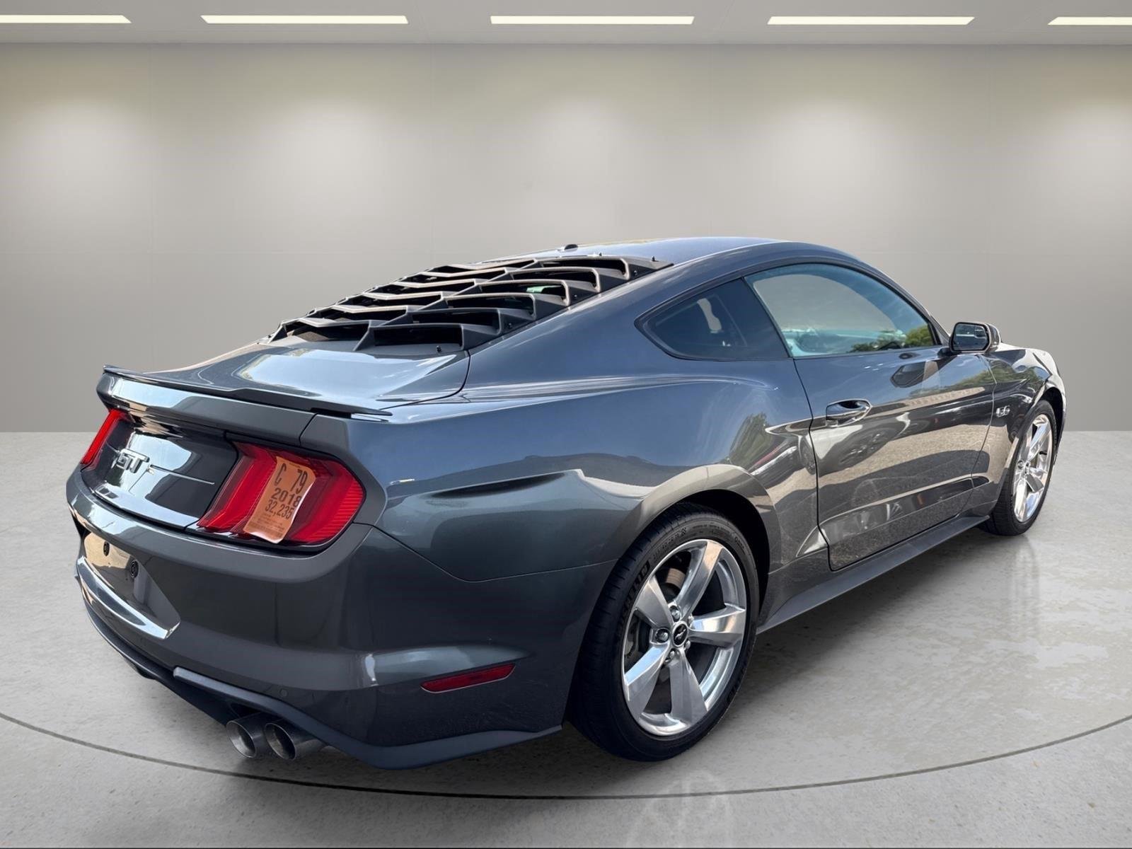Used 2018  Ford GT Premium image 14