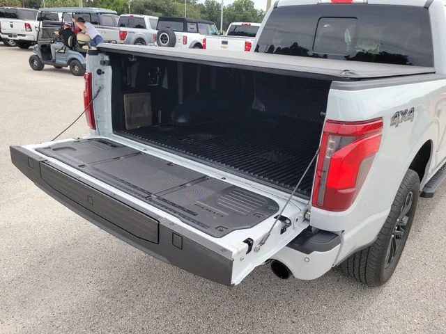 Used 2024 White Ford XLT image 10