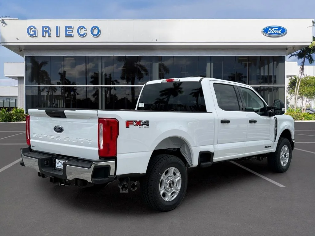 New 2026 Oxford White Ford F-250® XLT image 7