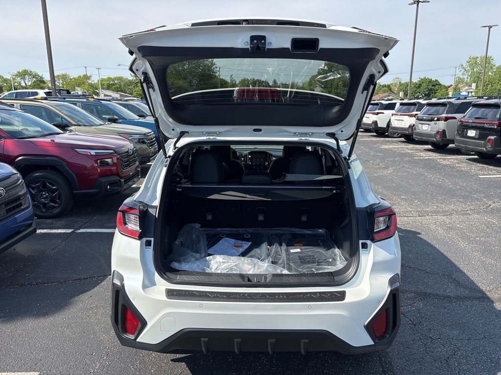 New 2026 CRYSTAL WHITE PEARL Subaru Limited image 8