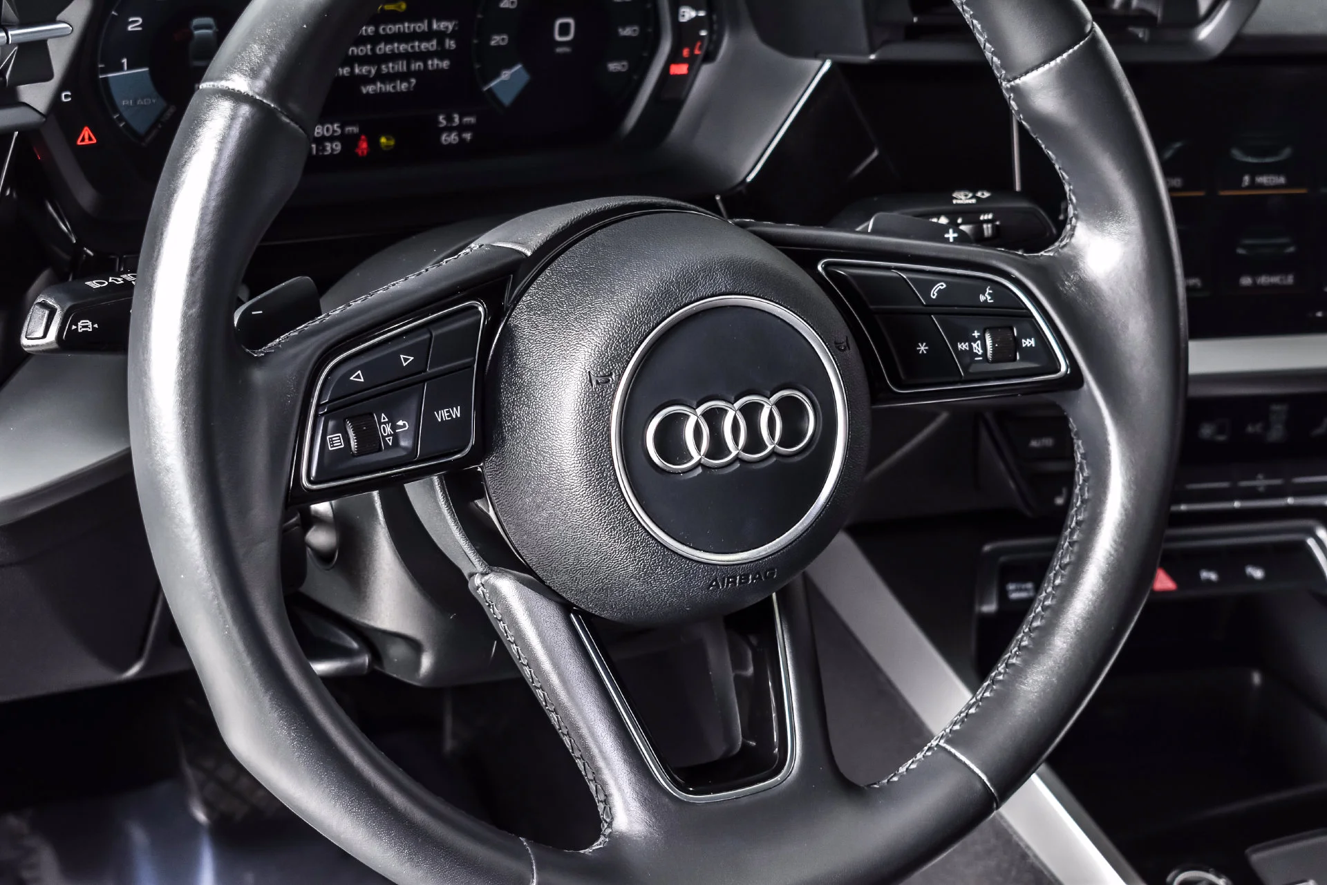 Used 2022 Ibis White Audi  image 16