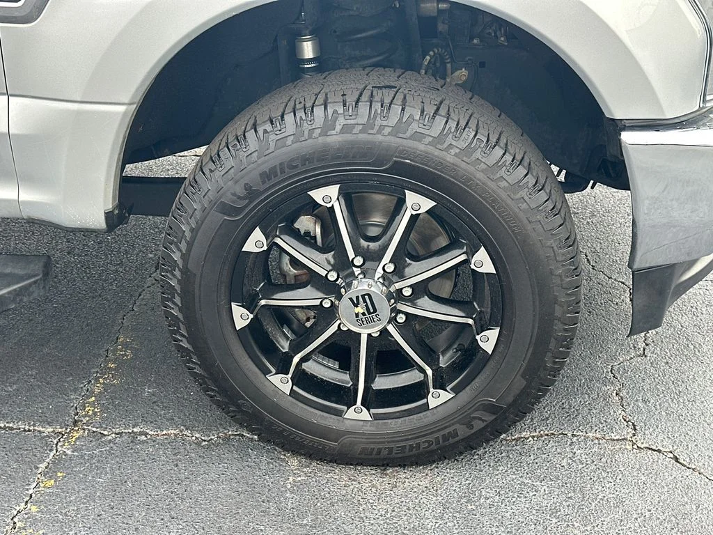 Used 2018 Silver Ford Lariat image 12