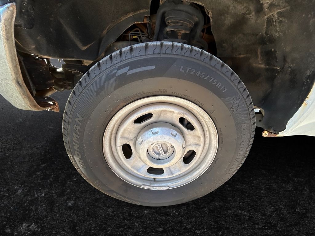 Used 2015 White Ford XL image 27