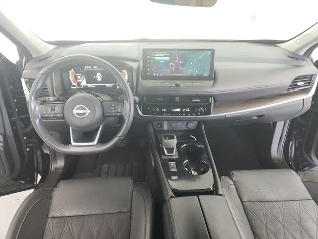 Used 2024 Black Nissan Platinum image 30