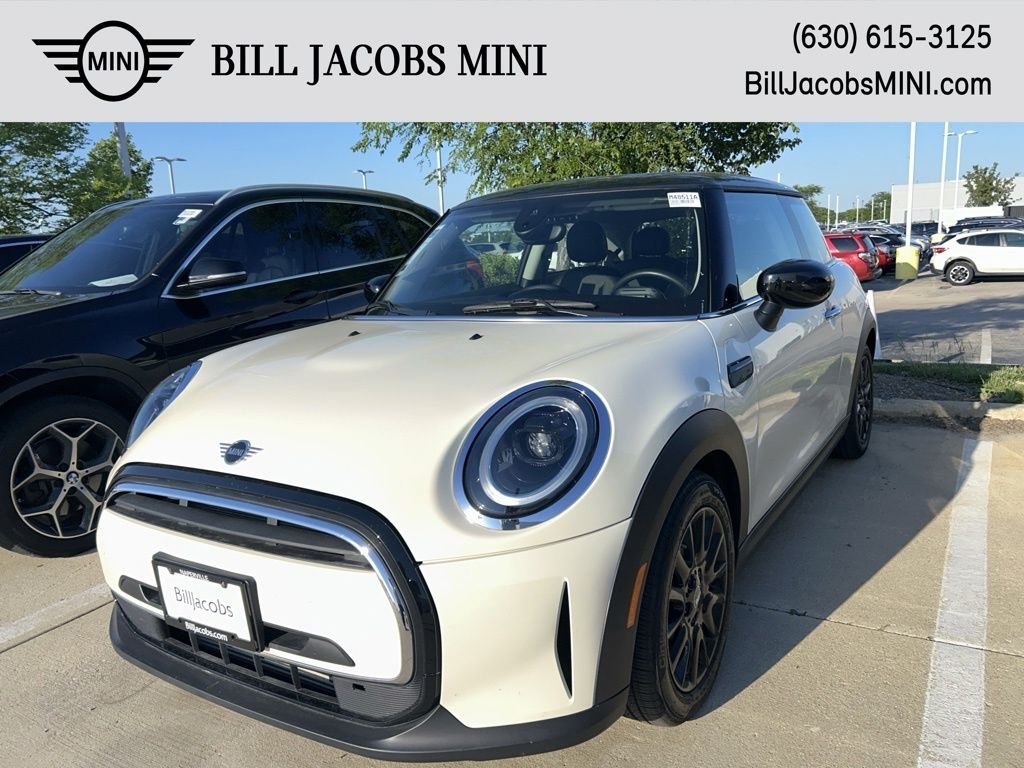 2023 MINI Hardtop Cooper's photo