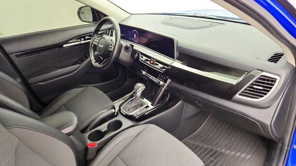 Used 2024 Neptune Blue Kia S IVT FWD image 24