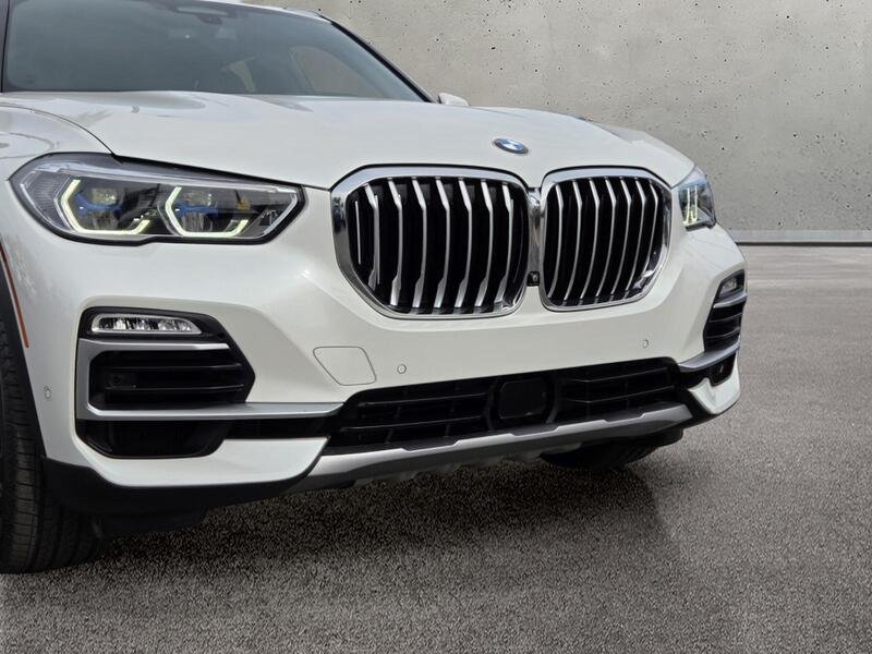 Used 2019 White BMW xDrive50i image 10