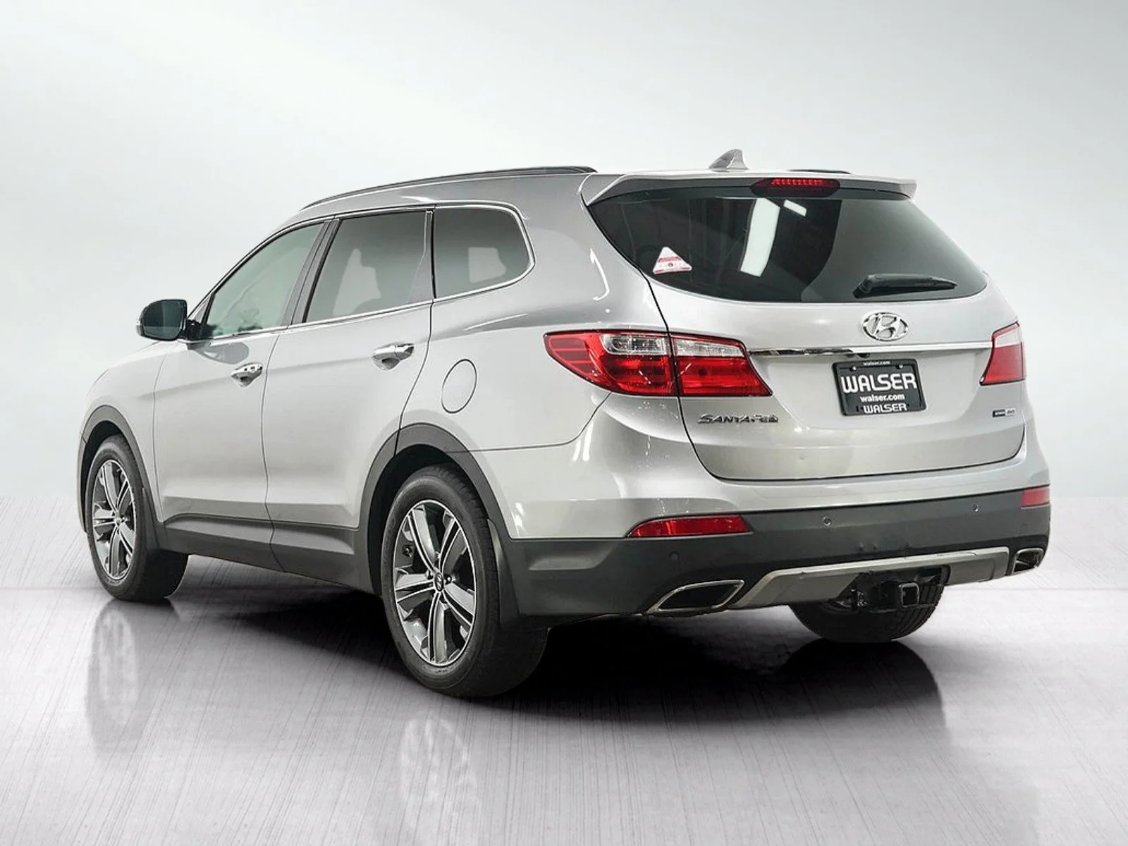 Used 2016 Iron Frost Hyundai SE image 4