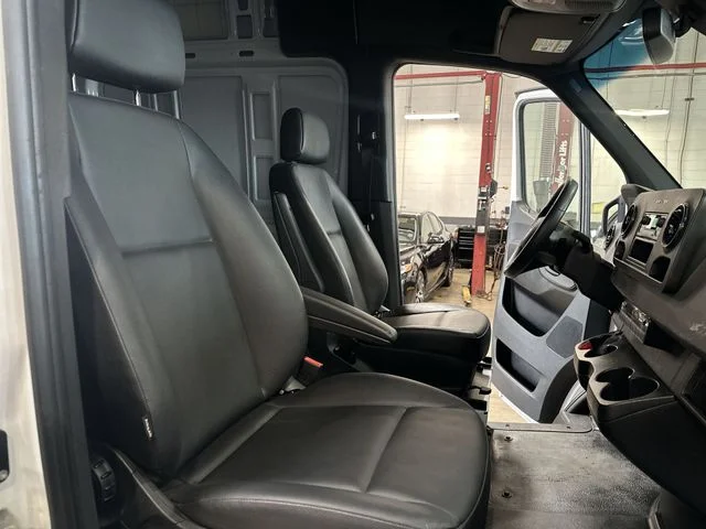 Used 2025 White Mercedes-Benz Cargo 170 WB image 24