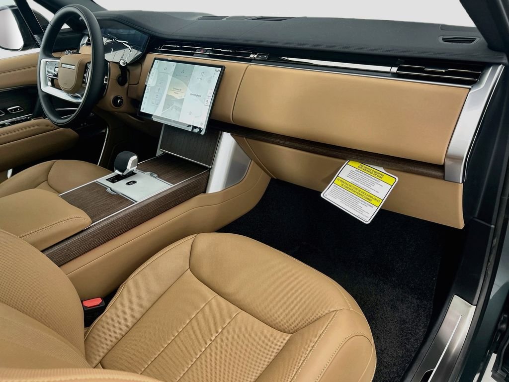 New 2026 Belgravia Green Land Rover SE image 16