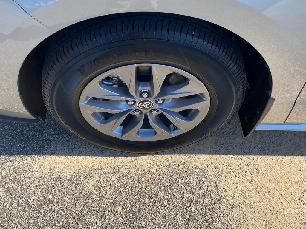 Used 2025 Silver Toyota XLE image 22