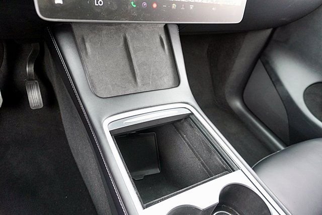 Used 2024  Tesla Long Range image 36