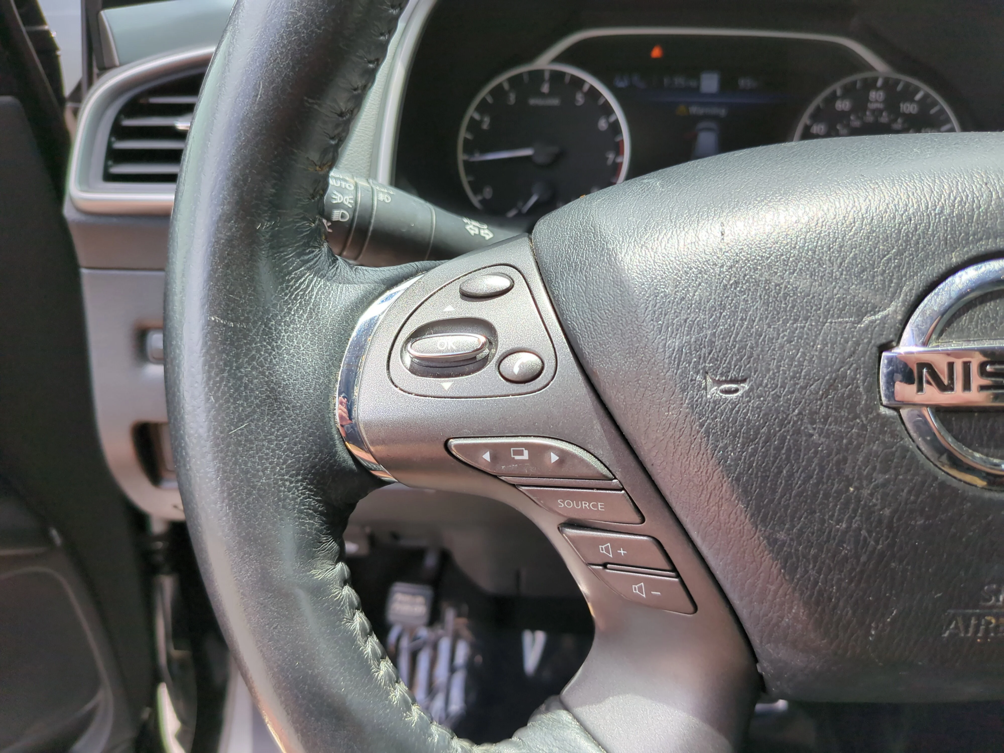 Certified Used 2019 Magnetic Black Nissan SL image 33