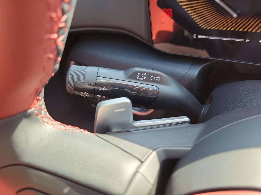 New 2026 Snow White Pearl Kia GT-Line image 27