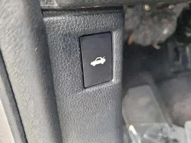 Used 2023  Honda LX image 19