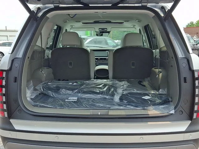 New 2026 Silver Hyundai SEL Premium image 20