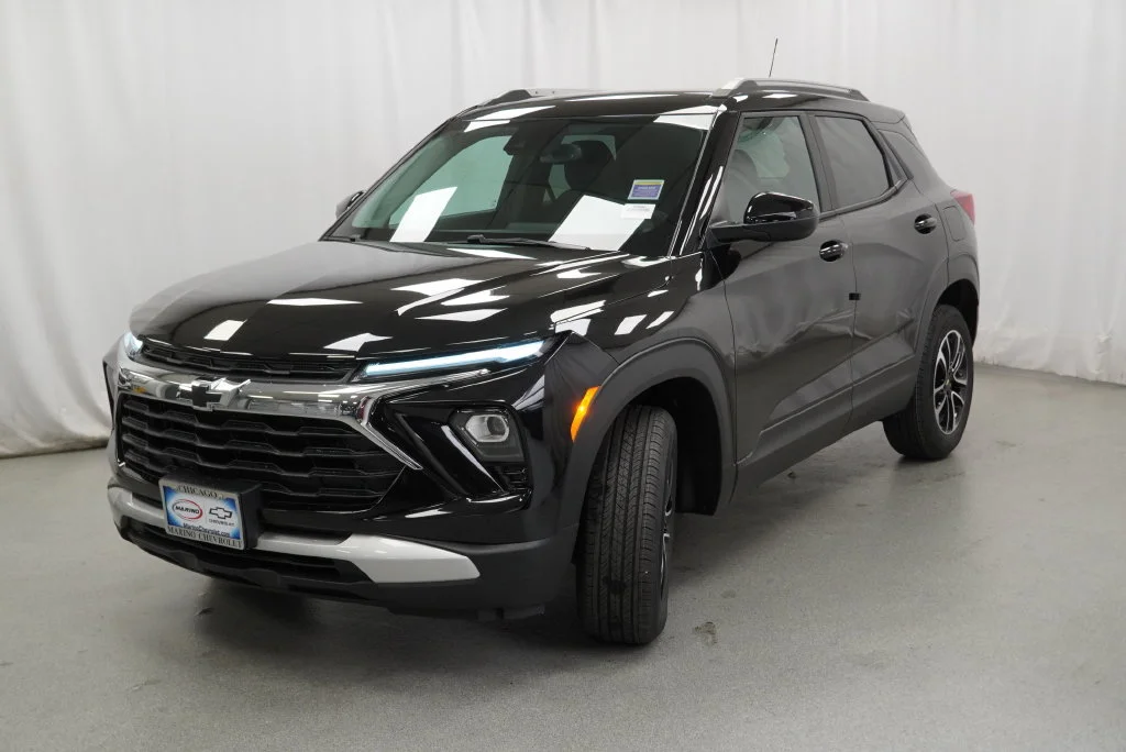 New 2026 Mosaic Black Metallic Chevrolet LT image 13