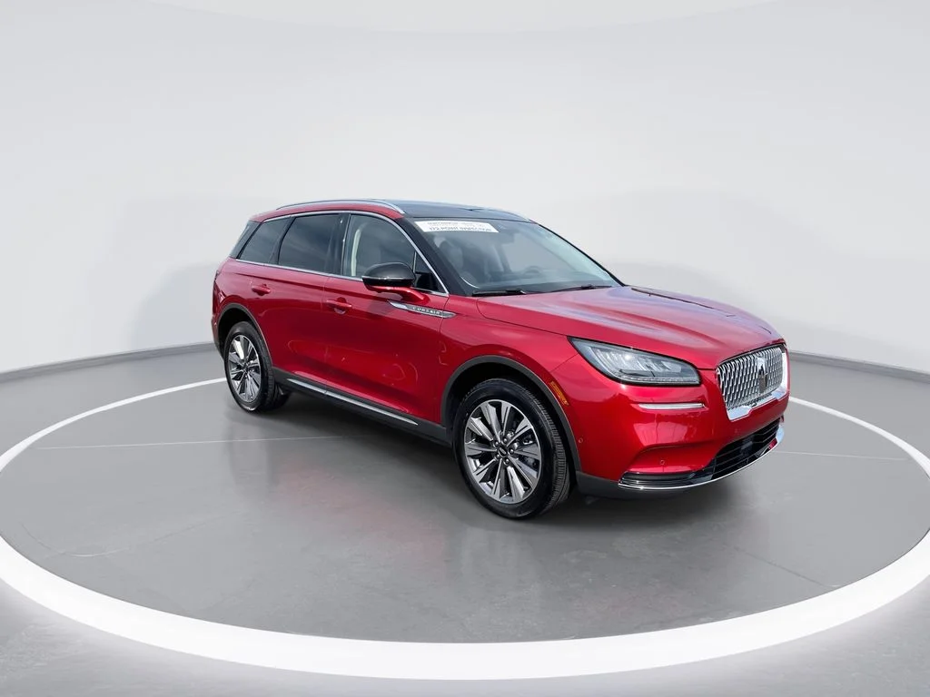 Used 2022 Red Lincoln Reserve image 2