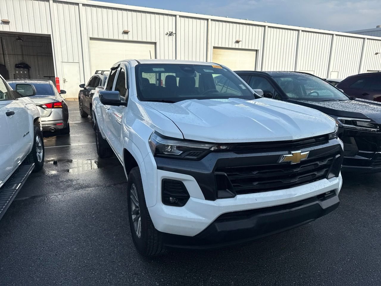 Used 2025 White Chevrolet LT image 3