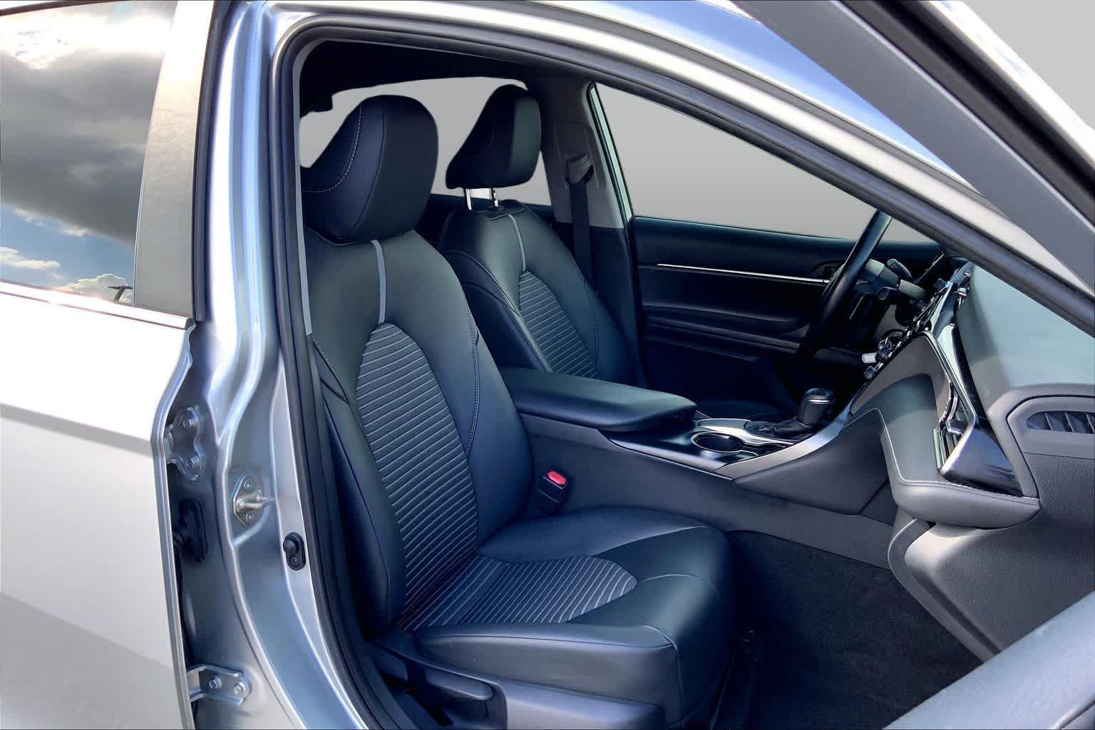 Used 2019 Celestial Silver Metallic Toyota SE image 9