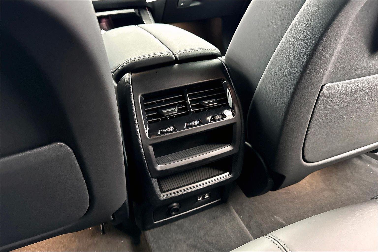 New 2026 Skyscraper Grey Metallic BMW xDrive40i image 14