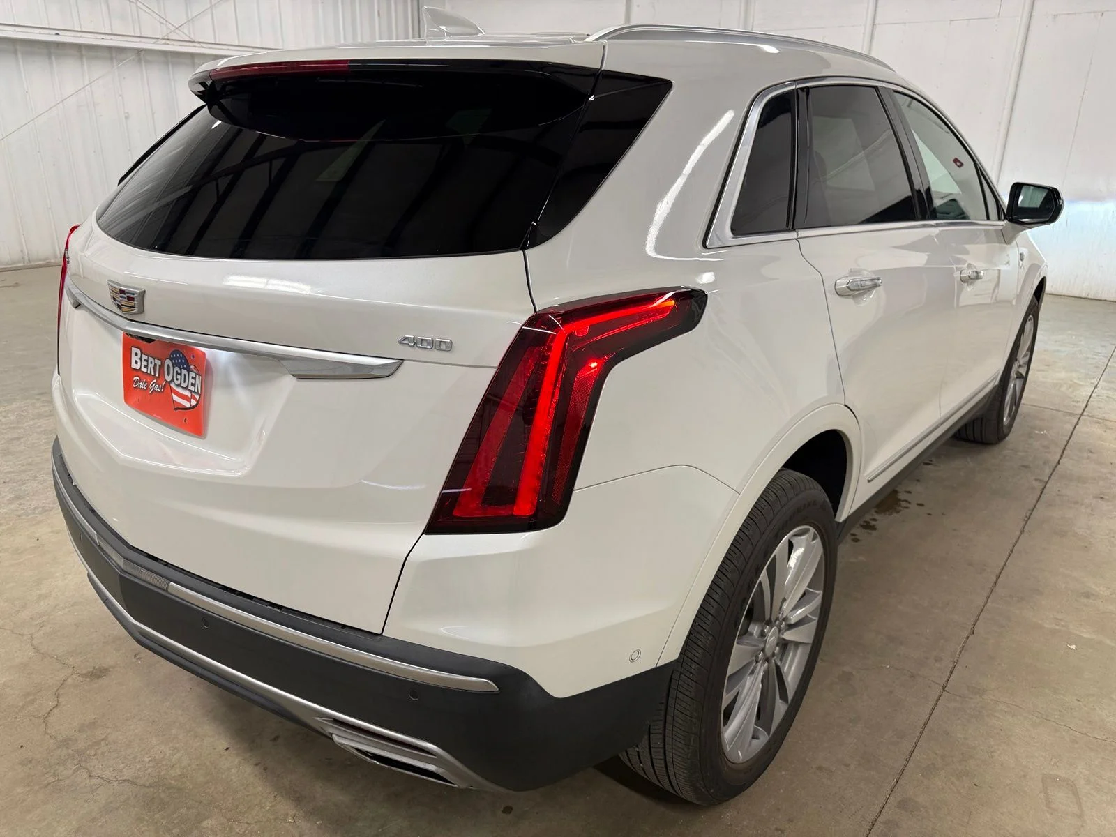 Used 2022 White Cadillac Premium Luxury image 8