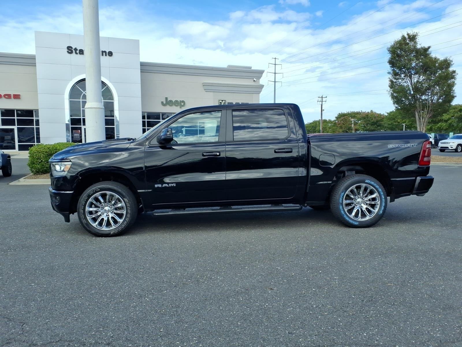 Used 2023 Diamond Black Crystal Pearlcoat Ram Laramie image 3