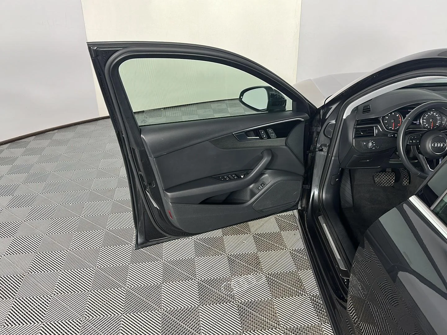 Used 2021 Manhattan Gray Metallic Audi Premium image 17